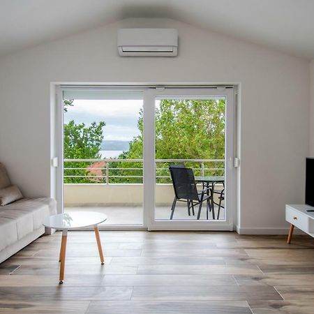 Apartments Mijo Dugi Rat Ngoại thất bức ảnh