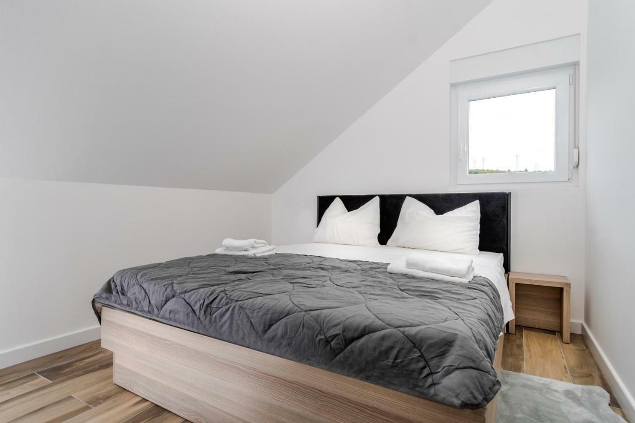 Apartments Mijo Dugi Rat Ngoại thất bức ảnh