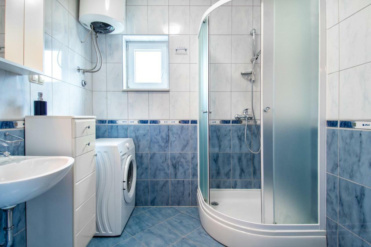 Apartments Mijo Dugi Rat Ngoại thất bức ảnh