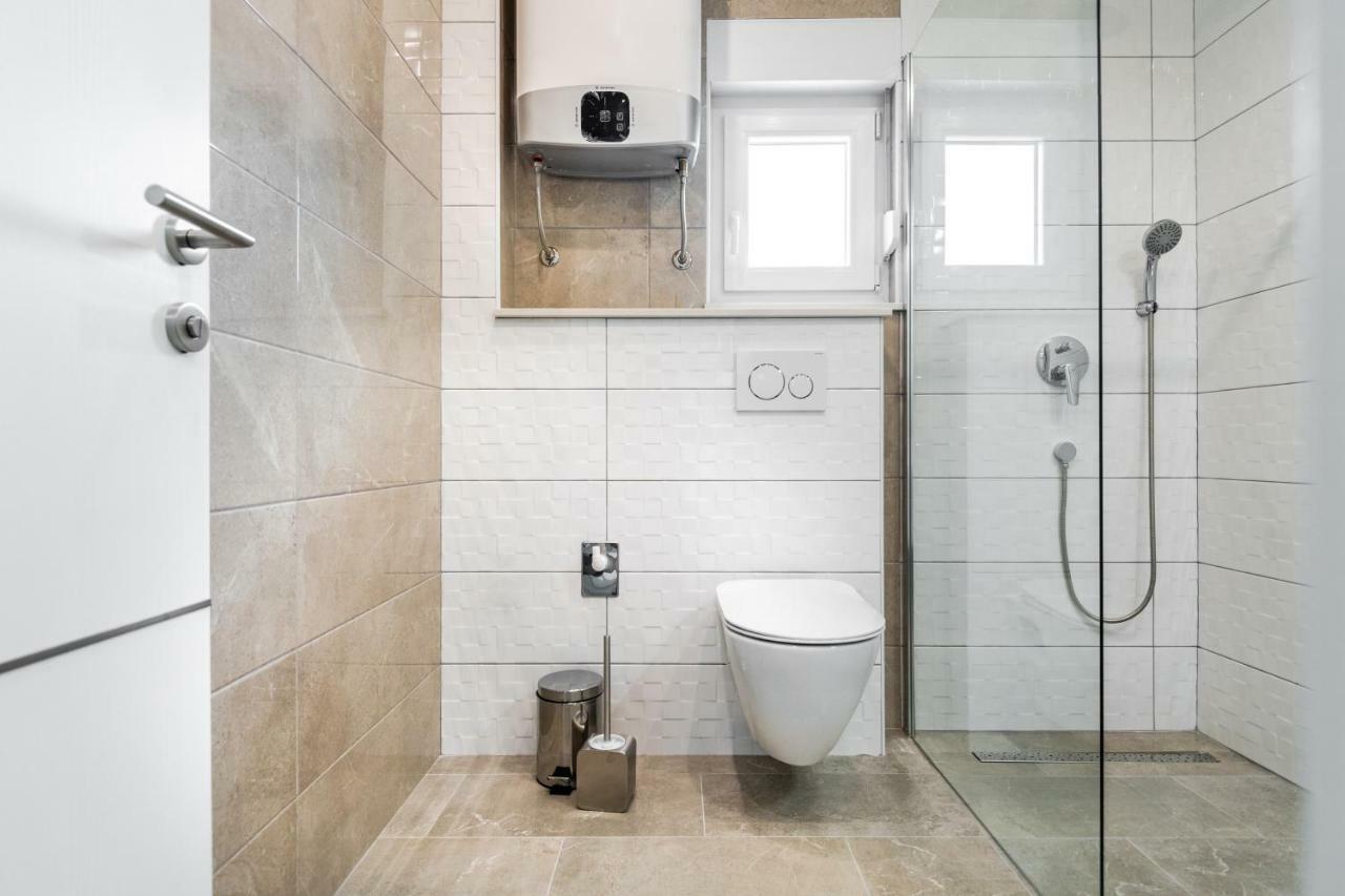 Apartments Mijo Dugi Rat Ngoại thất bức ảnh