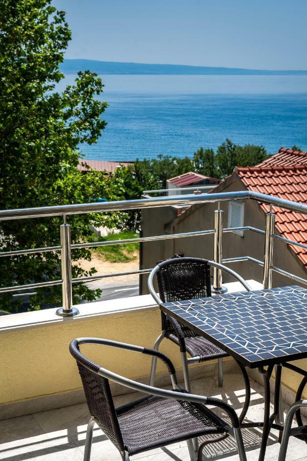 Apartments Mijo Dugi Rat Ngoại thất bức ảnh
